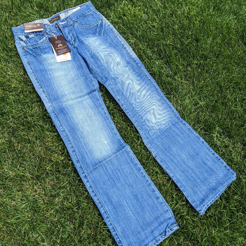 Low-rise y2k denim jeans with embroidery